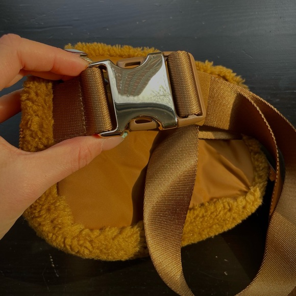 Lululemon Everywhere Fleece Belt Bag “Burnt Caramel” NWOT - Picture 3 of 9